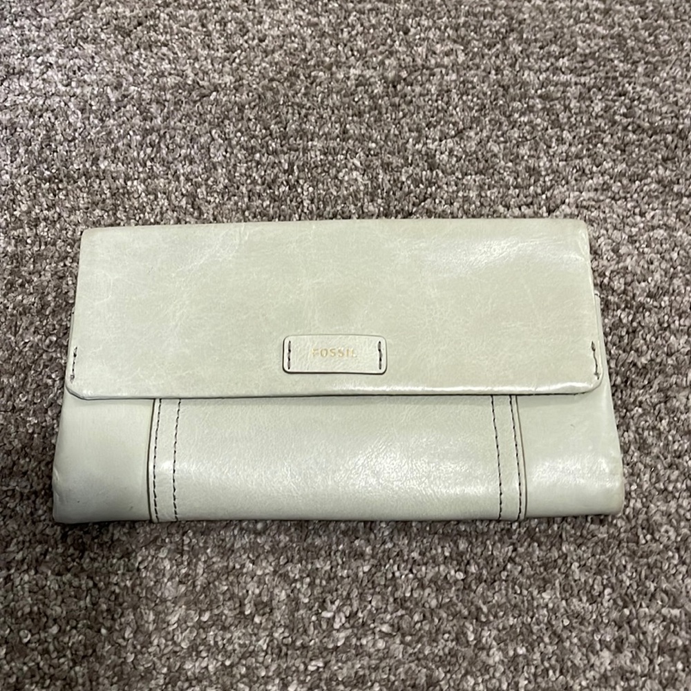 FOSSIL• Pastel green wallet